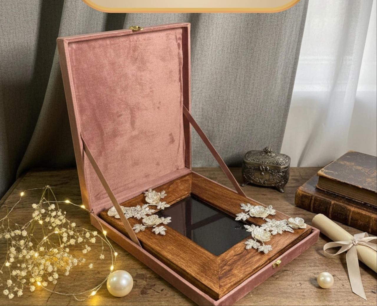 Wooden frame, photo 2