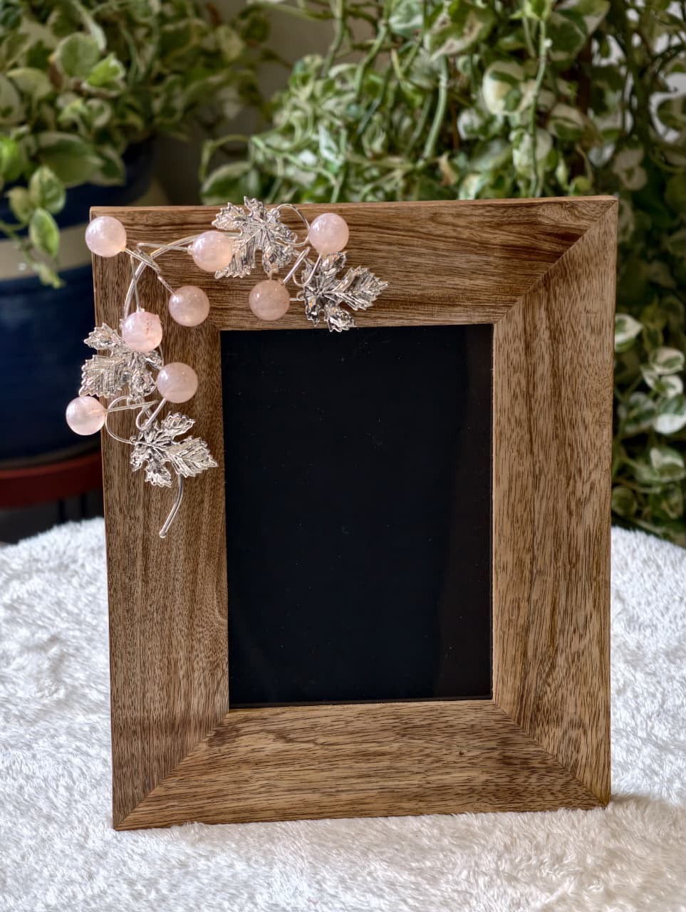 Wooden Photo Frame with Silver Leaves and Pink Beads, photo 2