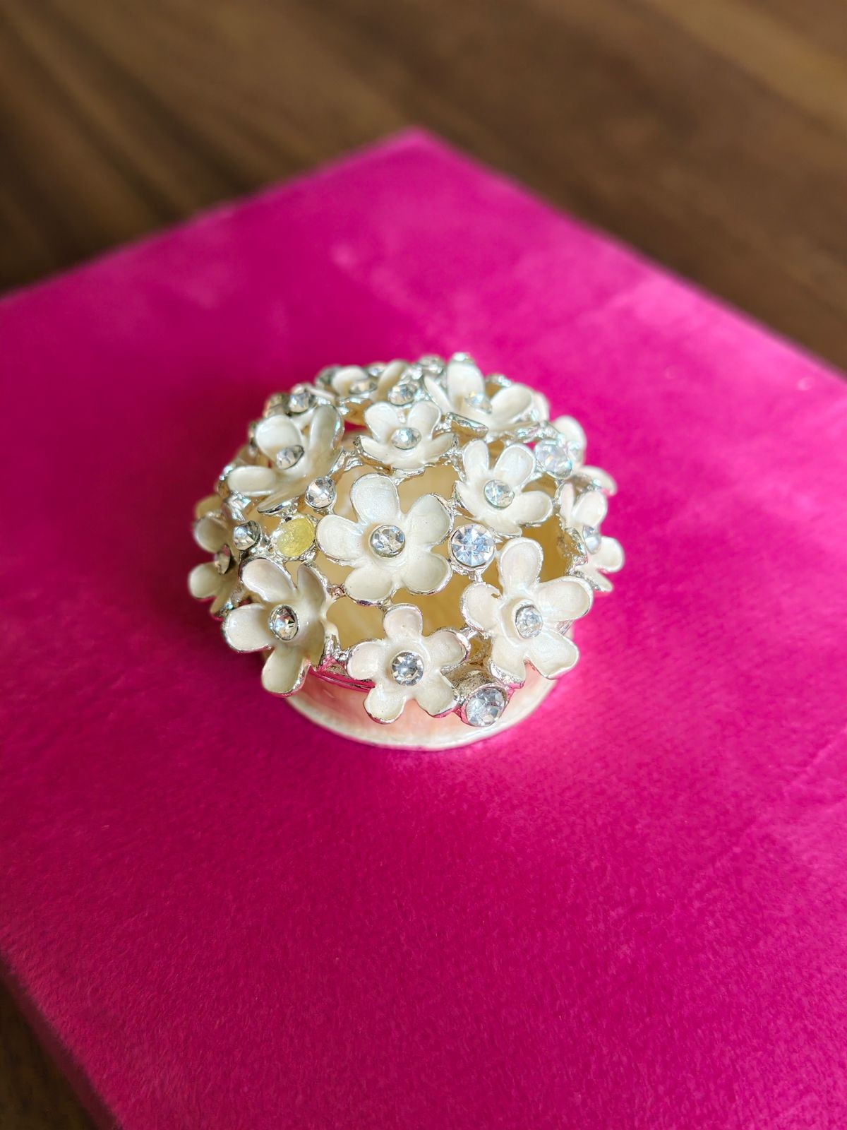 Round flower