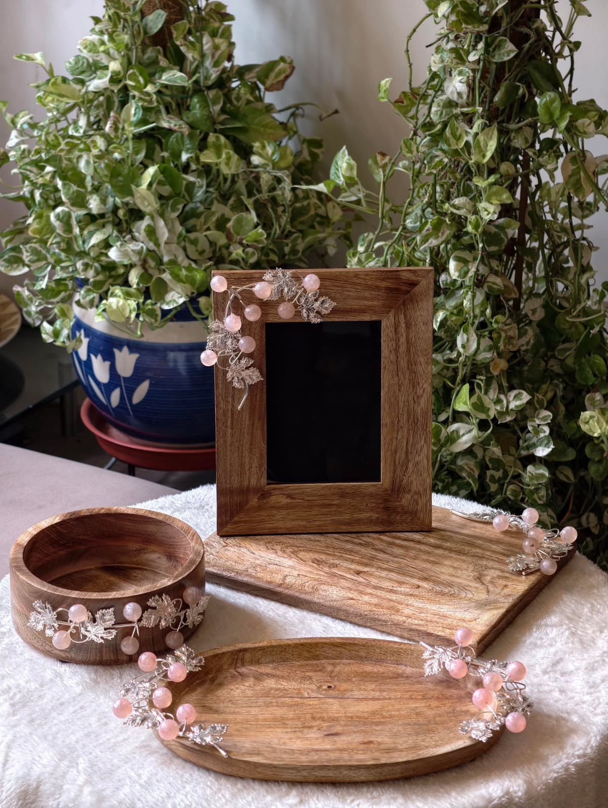 Silver leaf with resin balls