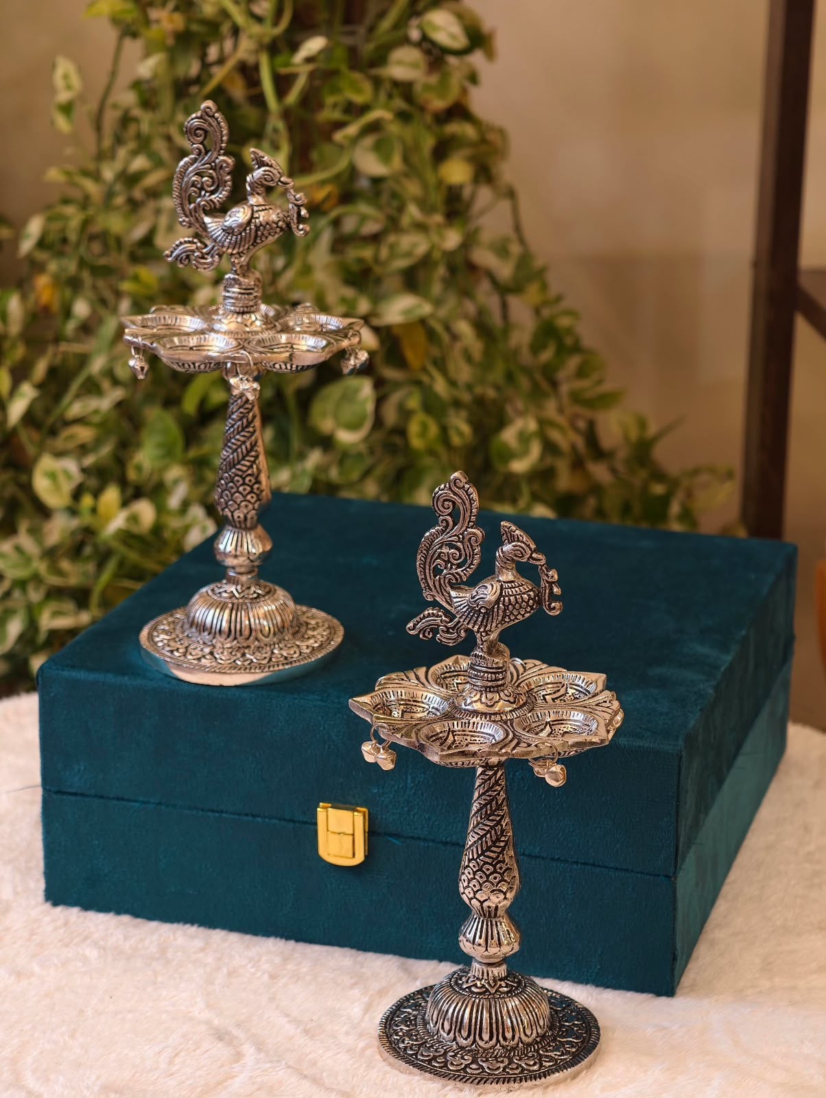 Samahee with velvet box